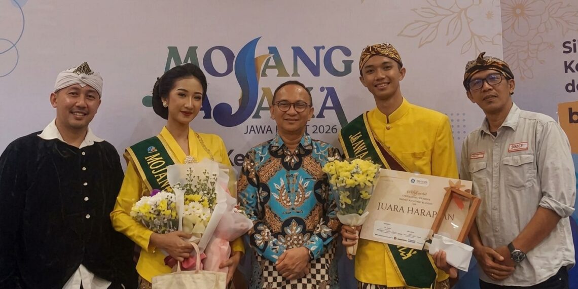 Mojang Jajaka Kuningan bersama pejabat Pemkab Kuningan.(Foto: Humas Pemkab Kuningan)