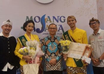 Mojang Jajaka Kuningan bersama pejabat Pemkab Kuningan.(Foto: Humas Pemkab Kuningan)