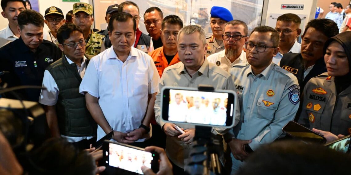 Menteri Perhubungan Dudy Purwagandhi menyampaikan duka cita mendalam atas musibah kebakaran KMP Putri Yasmin di perairan Bali pagi tadi, Rabu (12/8).(Foto: Humas Kemenhub)