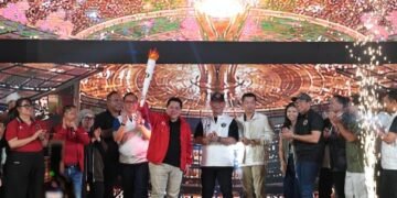 Menpora Erick Thohir bersama Wamenpora Taufik Hidayat menghadiri acara “Tim Indonesia Day: Menjaga Merah Putih” di Lippo Mall Kemang, Jakarta Selatan, Sabtu (29/8) malam. (foto:Herry/kemenpora.go.id)