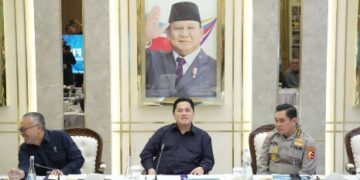 Menteri Pemuda dan Olahraga Republik Indonesia (Menpora RI) Erick Thohir memimpin rapat lintas kementerian dan lembaga di Media Center Kemenpora, Jakarta, Senin (10/8) yang antara lain membahas FIFA ASEAN CUP 2026.(foto:Herry/kemenpora.go.id)