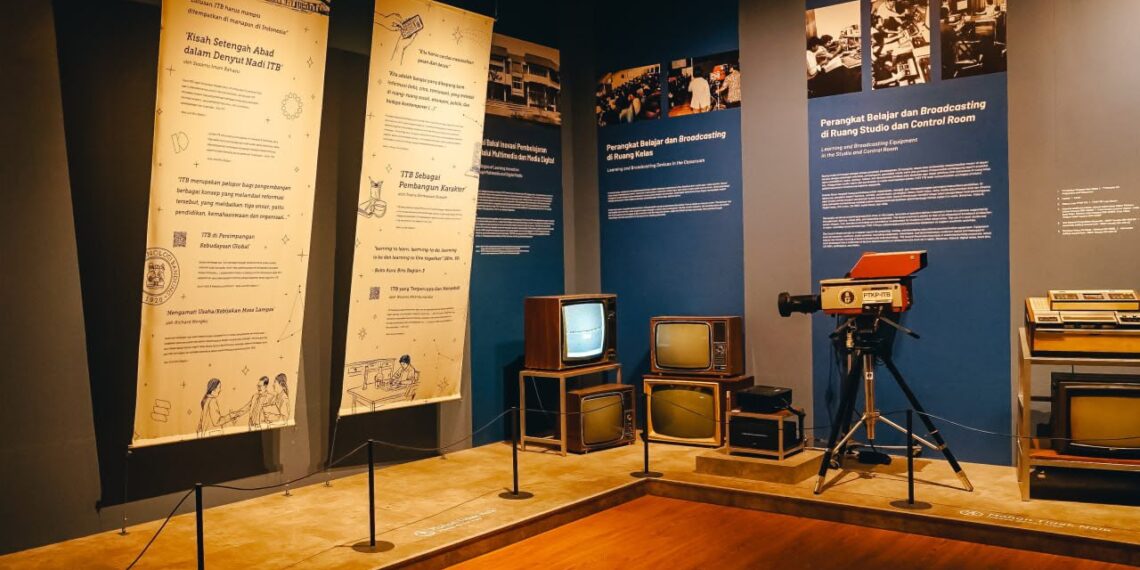 Salah satu display di Museum ITB.(Foto: Humas Pemkot Bandung)
