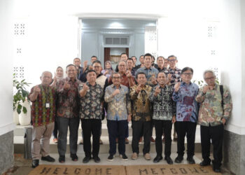 Kunjungan kerja Dewan Energi Nasional ke Kabupaten Garut berlangsung di Ruang Rapat Pemengkang, Jalan Kiansantang, Kecamatan Garut Kota, Kamis (13/8/2026). Pertemuan bahas akselerasi garap panas bumi(Foto: Moch Ahdiansyah/Diskominfo Kab. Garut)