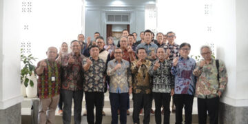 Kunjungan kerja Dewan Energi Nasional ke Kabupaten Garut berlangsung di Ruang Rapat Pemengkang, Jalan Kiansantang, Kecamatan Garut Kota, Kamis (13/8/2026). Pertemuan bahas akselerasi garap panas bumi(Foto: Moch Ahdiansyah/Diskominfo Kab. Garut)