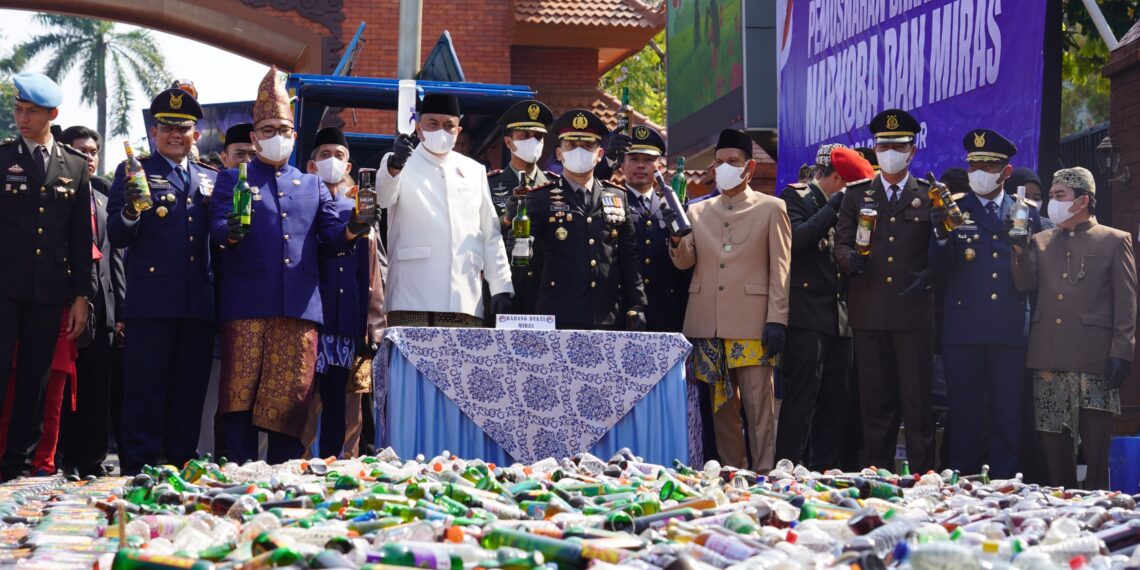 Pemusnahan barang bukti narkoba miras dan obat terlarang di Kabupaten Bogor.(Foto: Humas Pemkab Bogor)