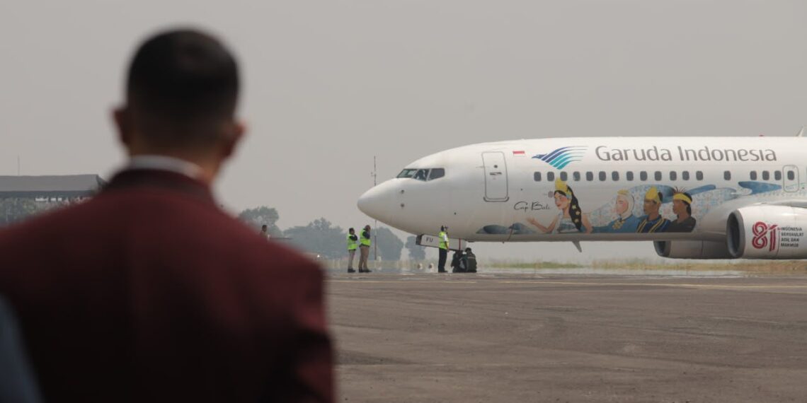 Pesawat jet Garuda Indonesia di Bandara Husein Sastranegara Bandung.(Foto: Humas Pemkot Bandung)