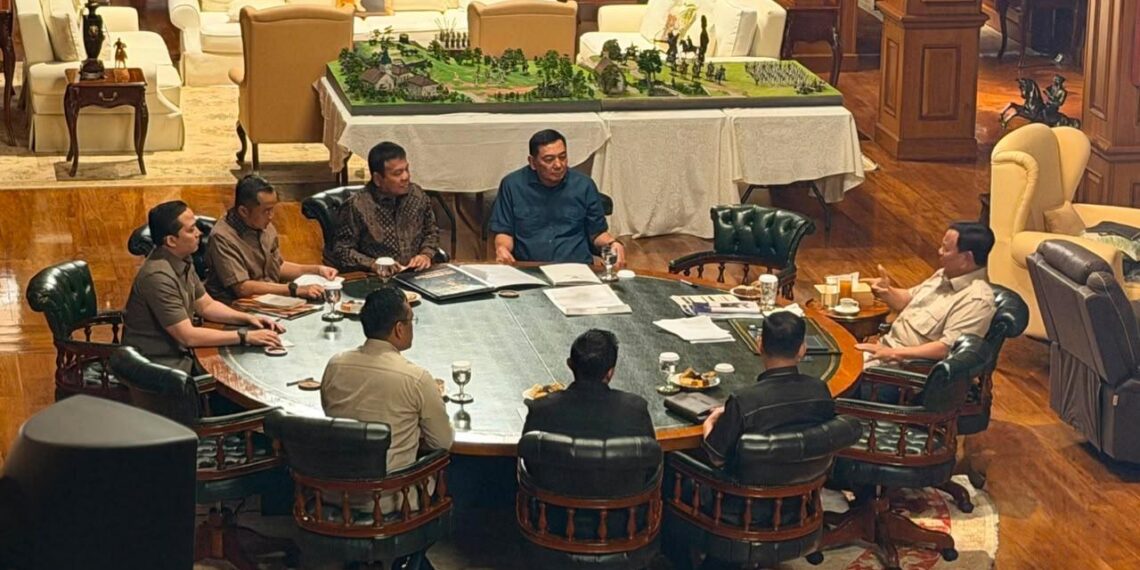 Presiden Prabowo Subianto gelar rapat bahas energi di Hambalang, Kabupaten Bogor, Jawa Barat, pada Minggu (09/08/2026) sore.(Foto: Setneg)