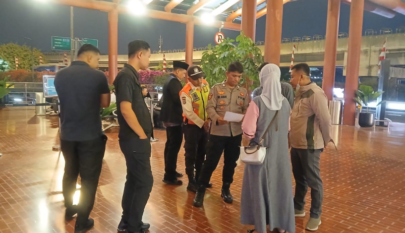 Kementerian Haji dan Umrah (Kemenhaj) bergerak cepat memastikan hak dan pelindungan 33 jemaah umrah yang gagal berangkat sesuai rencana dari Bandara Soekarno-Hatta (Soetta), Tangerang, Banten.(Foto: Dok. Kemenhaj)