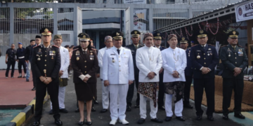 Bupati Garut, Abdusy Syakur Amin, beserta jajaran saat Remisi Umum bagi narapidana dan Pengurangan Masa Pidana Umum bagi Anak Binaan dalam rangka memperingati Hari Ulang Tahun (HUT) ke-81 Republik Indonesia di Lembaga Pemasyarakatan (Lapas) Kelas IIA Garut, Jalan K.H. Hasan Arief, Desa Sukasenang, Kecamatan Banyuresmi, Senin (17/8/2026).(Foto: Moch Ahdiansyah/Diskominfo Kab. Garut)
