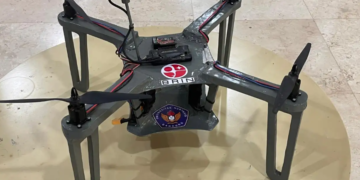 Pusat Riset Biomassa dan Bioproduk (PRBB) Badan Riset dan Inovasi Nasional (BRIN) berkolaborasi dengan Universitas Nurtanio (UNNUR) Bandung mengembangkan dua prototipe pesawat nirawak. Pesawat tersebut yaitu Unmanned Aerial Vehicle (UAV) Vertical Take-Off and Landing (VTOL), dan UAV Quadcopter.(Foto: Website BRIN)