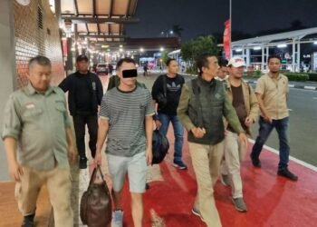 Terdugda pelaku penyelundupan sisik trenggiling.(Foto: Humas Kemenhut)