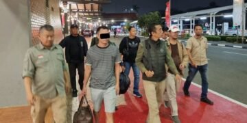 Terdugda pelaku penyelundupan sisik trenggiling.(Foto: Humas Kemenhut)