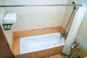 Ahadiat Hotel dan Bungalow bathtube.(Foto: Istimewa)