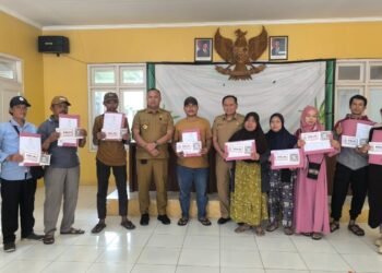 Dinas Koperasi dan UKM, terus memperkuat pembinaan dan pendampingan Usaha Mikro, Kecil, dan Menengah (UMKM) melalui pendataan sekaligus fasilitasi legalitas usaha.(Foto: Humas Pemkab Bogor)