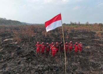 Upacara HUT Kemerdekaan di daerah kebakaran.(Foto: Humas Kemenhut)