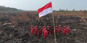 Upacara HUT Kemerdekaan di daerah kebakaran.(Foto: Humas Kemenhut)