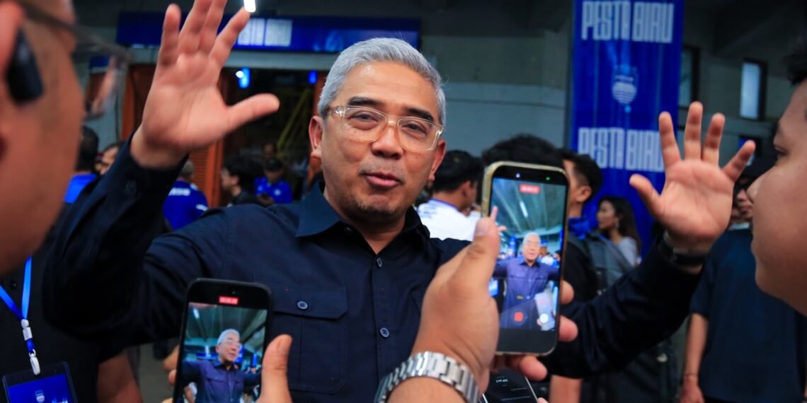 Muhammad Farhan, Wali Kota Bandung, di acara Pesta Biru Persib, Selasa, 25 Agustus 2026.(Foto: Humas Pemkot Bandung)