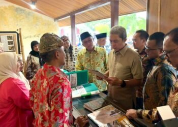 Wali Kota Bogor di sela-sela acara Rakernas Jaringan Kota Pusaka Indonesia di Ternate Maluku Utara.(Foto: Humas Pemkot Bogor)