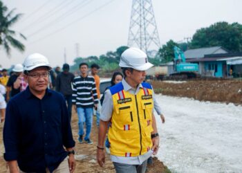 Wali Kota Bogor, Dedie A. Rachim meninjau penyelesaian Jalan Regional Ring Road.(Foto: Humas Pemkot Bogor)