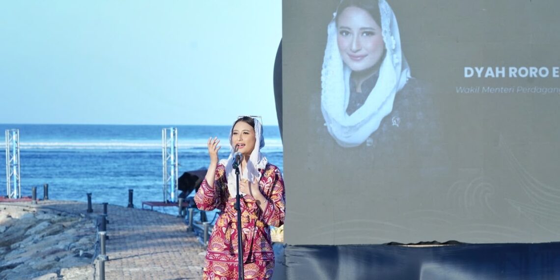 Wamendag Dyah Roro Esti memberikan sambutan di Pembukaan Sanur Fashion Week (SFW) 2026 yang diselenggarakan di Icon Bali Mall, Denpasar, Bali, Kamis (6/8).(Foto: Humas Kemendag)