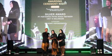 PT Pertamina Patra Niaga Kilang Balongan raih penghargaan Indonesia Social Responsibility Awards 2026, Peringkat Silver atas Program WIRALODRA (Wilayah Masyarakat Pengelola Daur Ulang Sampah) Kategori Economic Empowerent di Swiss-Belhotel Solo Hotel, Jumat (7/8) lalu yang diterima langsung oleh Officer I CSR & SMEPP Andromedo Cahyo Purnomo.