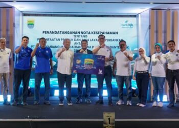 PT Bank Pembangunan Daerah Jawa Barat dan Banten Tbk (bank bjb) kembali memperkuat kolaborasi bersama PT Persib Bandung Bermartabat (PERSIB) melalui kerja sama sebagai Official Banking Partner PERSIB untuk musim kompetisi 2026.(Foto: Dok. bank bjb)
