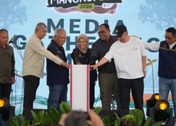 Kementerian Kehutanan melalui Direktorat Jenderal Pengelolaan Daerah Aliran Sungai dan Rehabilitasi Hutan (Ditjen PDASRH) resmi membuka Festival Mangrove Nasional (Mangrofest) 2026 di Nusantara, Kalimantan Timur.(Foto: Humas Kemenhut)