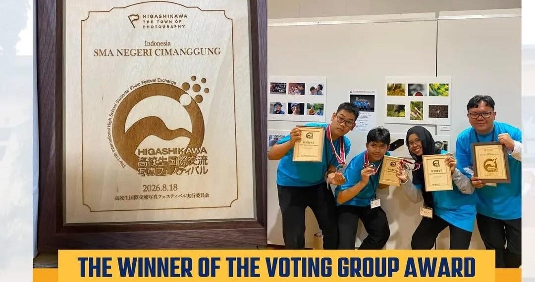 Tim Fotografi SMAN Cimanggung berhasil meraih Award Voting Group dalam ajang Higashikawa Youth Fest 2026 di Higashikawa, Hokkaido, Jepang.(Foto: Humas Pemkab Sumedang)
