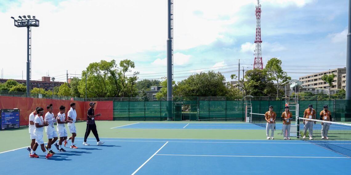 Tim Indonesia kembali menambah pundi-pundi medali di Asian Games Aichi-Nagoya 2026. Kali ini datang dari cabang olahraga soft tenis yang meraih medali perunggu setelah langkahnya terhenti di semifinal nomor beregu putra.(dok.NOC/MRP/Kemenpora)