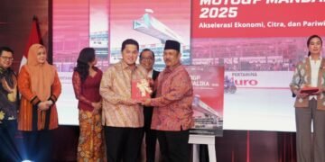 Kementerian PPN/Bappenas meluncurkan Buku MotoGP Mandalika 2025: Akselerasi Ekonomi, Citra, dan Pariwisata sekaligus menyusun Desain Besar Pengembangan Industri Olahraga Nasional di Gedung Bappenas, Rabu (30/9). (foto:raiky/kemenpora.go.id)