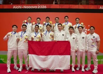 Menpora RI Erick Thohir mengapresiasi tim bulu tangkis beregu putra Indonesia yang berhasil menyumbangkan medali emas pertama di Asian Games 2026 Aichi-Nagoya, Kamis (24/9).(foto:Gilang/kemenpora.go.id)