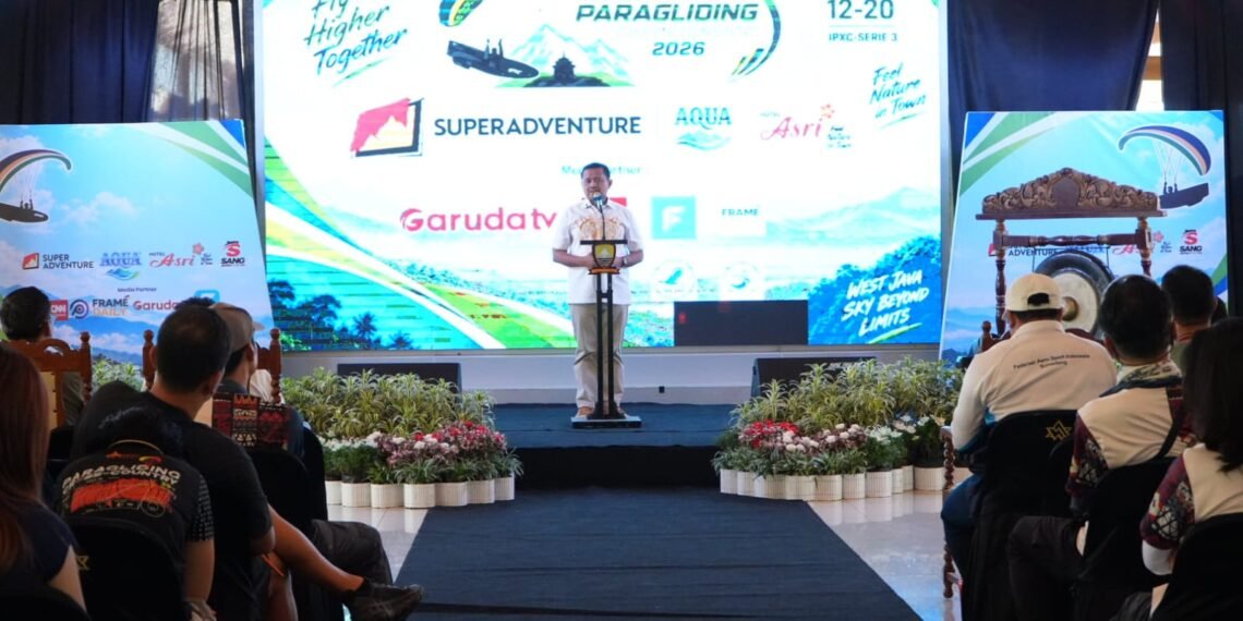 Bupati Sumedang Dony Ahmad Munir mengapresiasi penyelenggaraan West Java Paragliding Championship (WJPC) 2026 dapat terlaksana tanpa menggunakan APBD. Pemerintah daerah memberikan dukungan berupa fasilitasi dan koordinasi perangkat daerah, khususnya untuk memastikan aspek keamanan, kesehatan dan kelancaran kegiatan.(Foto: Diskominfo Kab Sumedang)