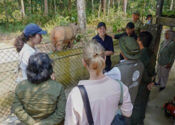 Dubes Norwegia di Taman Nasional Way Kambas Lampung.(Foto: Humas Kemenhut)