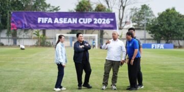 Ketum PSSI Erick Thohir mengecek sederet venue yang ditujukan untuk berlatih bagi tim-tim FIFA ASEAN Cup 2026 di Kota Bandung, Kamis (24/9) siang. (foto:raiky/Kemenpora.go.id)
