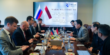 Wamenkomdigi Angga Raka Prabowo saat menerima Kunjungan Diplomatik Delegasi dari Utusan Kepresidenan Federasi Rusia di Kantor Kementerian Komdigi, Jakarta Pusat, Rabu (23/09/2026). Foto: Pey HS/Komdigi