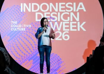 Wakil Menteri Ekonomi Kreatif/Wakil Kepala Badan Ekonomi Kreatif (Wamen Ekraf), Irene Umar, membuka sekaligus memberikan sambutan dalam acara Indonesia Design Week (IDW) 2026 di Indonesia Design Distric (IDD), PIK 2, Jumat (18/9/2026).