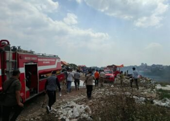 Sebanyak 19 warga dilaporkan mengalami gangguan kesehatan akibat asap kebakaran lahan yang terjadi di RT 001 RW 010 Kelurahan Ciumbuleuit, Kecamatan Cidadap.(Foto: Humas Pemkot Bandung)