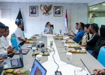 Wakil Menteri Ekonomi Kreatif/Wakil Kepala Badan Ekonomi Kreatif (Ekraf) Irene Umar menerima audiensi Dewan Kesenian Jakarta (DKJ) untuk membahas persiapan perhelatan seni berskala global, Jakarta Biennale 2026, di Gedung Film Pesona Indonesia, Jakarta, Senin (31/8/2026).(Foto: Dok. Biro Komunikasi Kementerian Ekraf/ Badan Ekonomi Kreatif)
