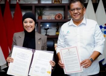 Menteri Komunikasi dan Digital RI Meutya Hafid bersama Menteri Komunikasi India Jyotiraditya M Scindia telah menyepakati penandatanganan MoU. Kesepakatan tersebut menegaskan komitmen kedua negara untuk mengembangkan layanan telekomunikasi melalui kerja sama yang setara dan saling menguntungkan.(Foto: Humas Kemkomdigi)