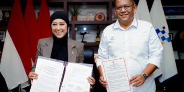Menteri Komunikasi dan Digital RI Meutya Hafid bersama Menteri Komunikasi India Jyotiraditya M Scindia telah menyepakati penandatanganan MoU. Kesepakatan tersebut menegaskan komitmen kedua negara untuk mengembangkan layanan telekomunikasi melalui kerja sama yang setara dan saling menguntungkan.(Foto: Humas Kemkomdigi)