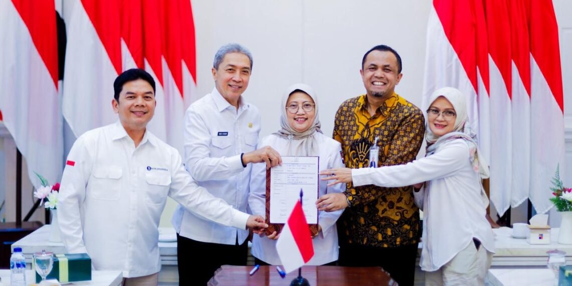Wali Kota Bogor, Dedie A. Rachim (kedua kiri), menerima langsung Panitia Site Visit 12 Proyek Terbaik West Java Investment Challenge (WJIC) 2026 di Balai Kota Bogor, Rabu (2/9/2026).(Foto: Diskominfo Kota Bogor)
