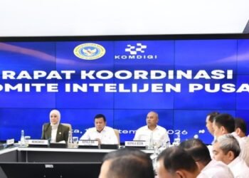 Kepala Badan Intelijen Negara (BIN) Jenderal TNI (Purn) M. Herindra bersama Menteri Komunikasi dan Digital (Menkomdigi) Meutya Hafid dan Kepala Badan Siber dan Sandi Negara (BSSN) Jenderal TNI (Purn) Nugroho Sulistyo Budi pada Rapat Koordinasi Komite Intelijen Pusat (Kominpus).(Foto: Humas Komdigi)