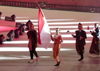 Kontingen Indonesia mengenalkan identitas budaya Nusantara dalam upacara pembukaan Asian Games 2026 Aichi-Nagoya di Paloma Mizuho Stadium, Nagoya, Jepang, Sabtu (19/9).(foto:Gilang/kemenpora.go.id)