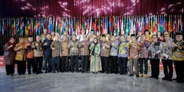 Wali Kota Bandung Muhammad Farhan bersama anggota MPR di Gedung Merdeka.(Foto: Humas Pemkot Bandung)