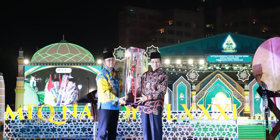 Menteri Agama Nasaruddin Umar dan Gubernur Kaltim Rudy Mas’ud di acara penutupan MTQ Nasional 2026.(Foto: Dok. Kemenag)