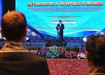 Menteri Perhubungan Dudy Purwagandhi menyampaikan pencalonan Indonesia menjadi Anggota Dewan International Civil Aviation Organization (ICAO) Part III untuk periode 2026-2028 kepada duta besar dan perwakilan negara-negara anggota ICAO yang berkedudukan di Jakarta, Selasa (29/9).(Foto: Humas Kemenhub)