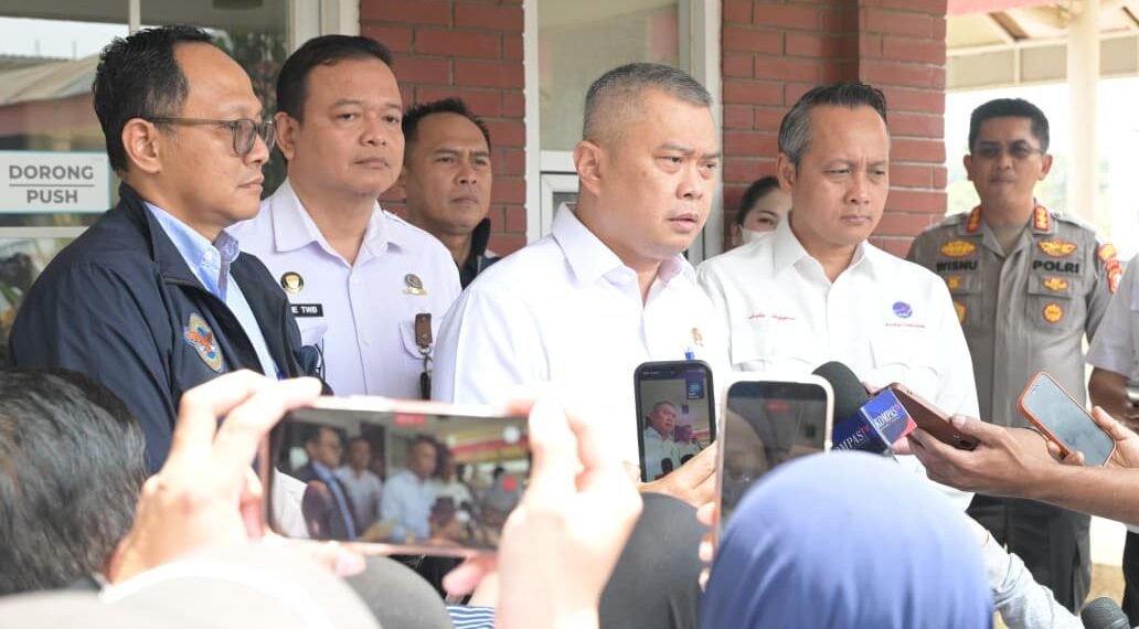 Menteri Perhubungan Dudy Purwagandhi saat memberikan keterangan media di Bandara Soekarno-Hatta, Senin (7/9).(Foto: Humas Kemenhub)