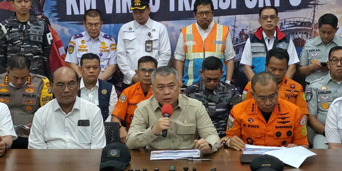 Menhub Dudy Purwagandhi saat konferensi pers yang digelar di Pelabuhan Trisakti, Banjarmasin, Kalimantan Selatan, Senin (14/9).(Foto: Humas Kemenhub)