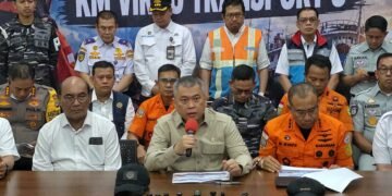 Menhub Dudy Purwagandhi saat konferensi pers yang digelar di Pelabuhan Trisakti, Banjarmasin, Kalimantan Selatan, Senin (14/9).(Foto: Humas Kemenhub)