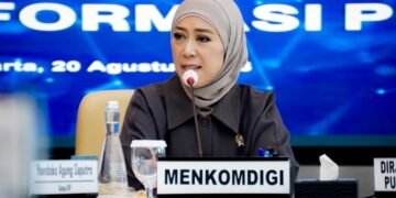 Menter Komdigi Meutya Hafid menyampaikan keprihatinan mendalam atas insiden hilang kontaknya rombongan jurnalis yang tengah meliput aktivitas Gunung Anak Krakatau di perairan Selat Sunda. (Foto: Humas Kemkomdigi)